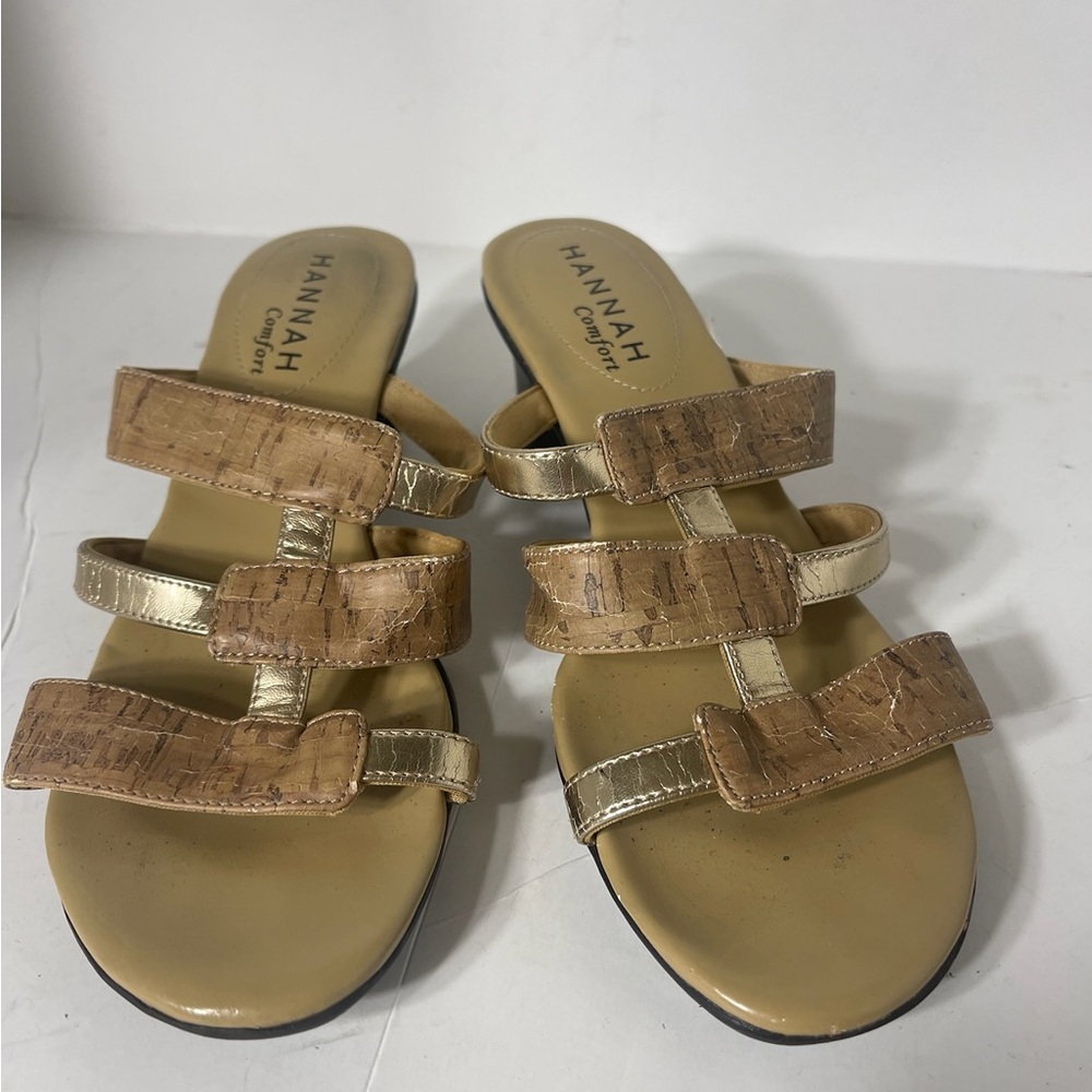 Hannah Comfort Women's Gold and Tan Strappy Sandals 6.5
